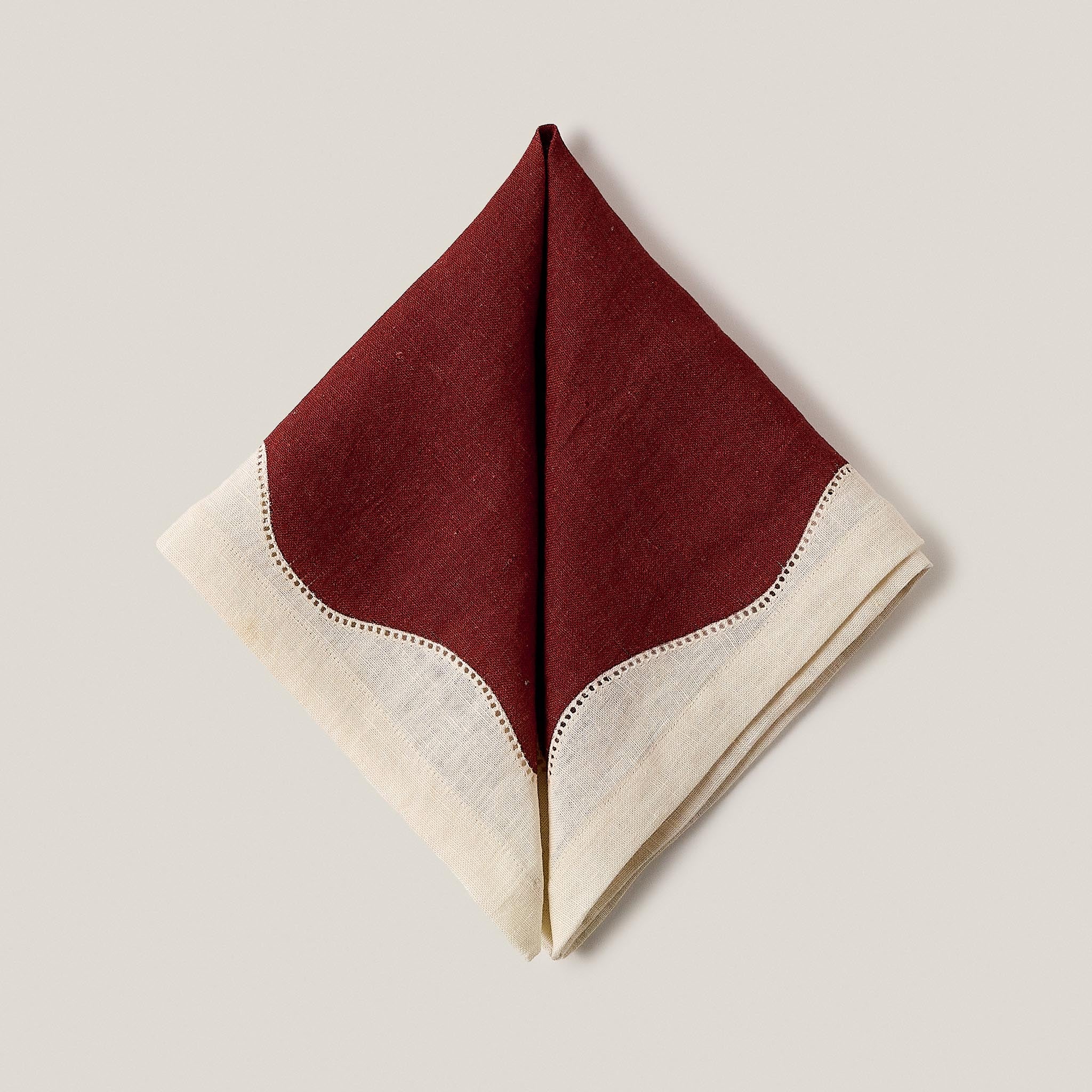 Les Courbes  Napkin Carmin