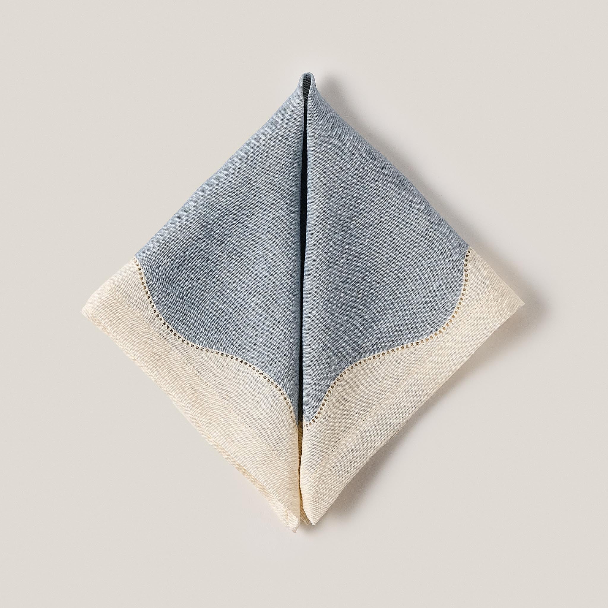 Les Courbes Napkin Céleste