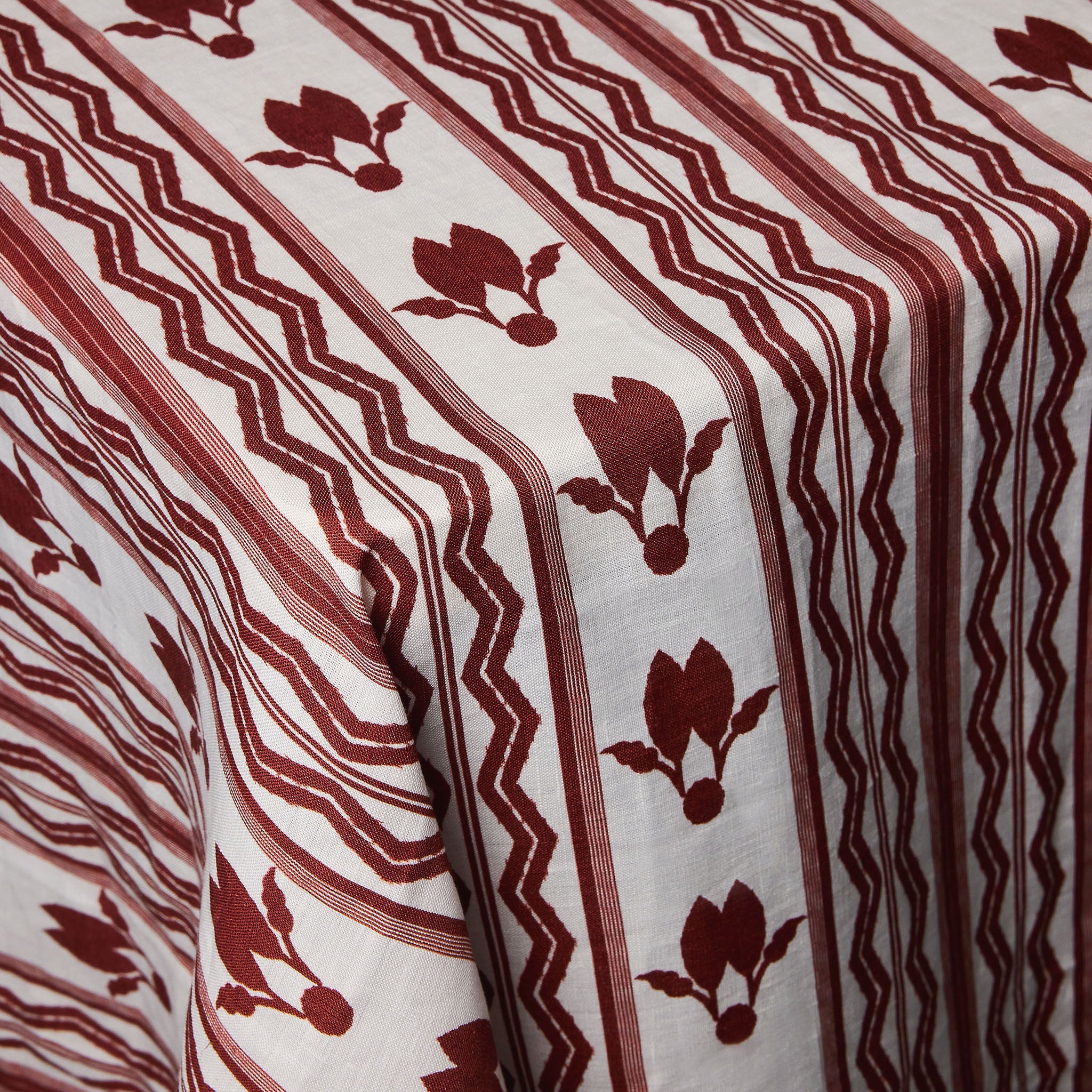 Les Allées de Pins tablecloth